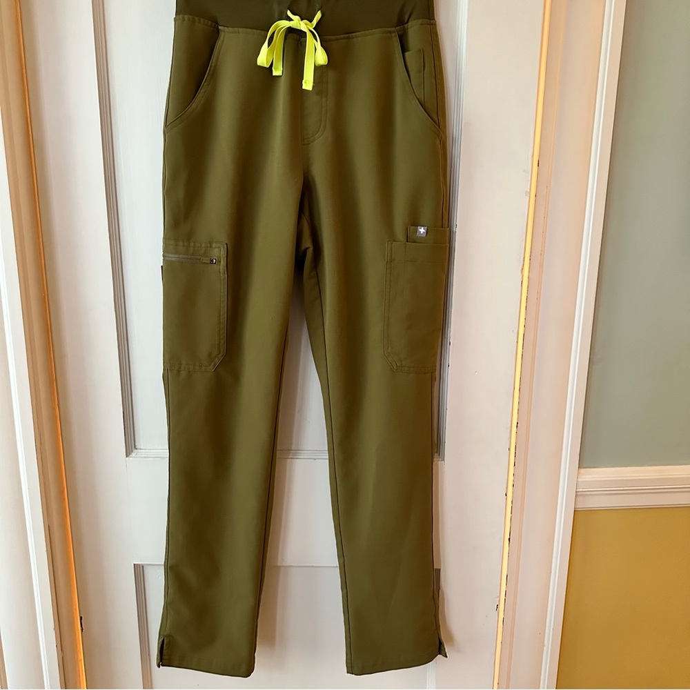 Figs Yola High Rise Skinny Scrub Pants in olive size XS petite
